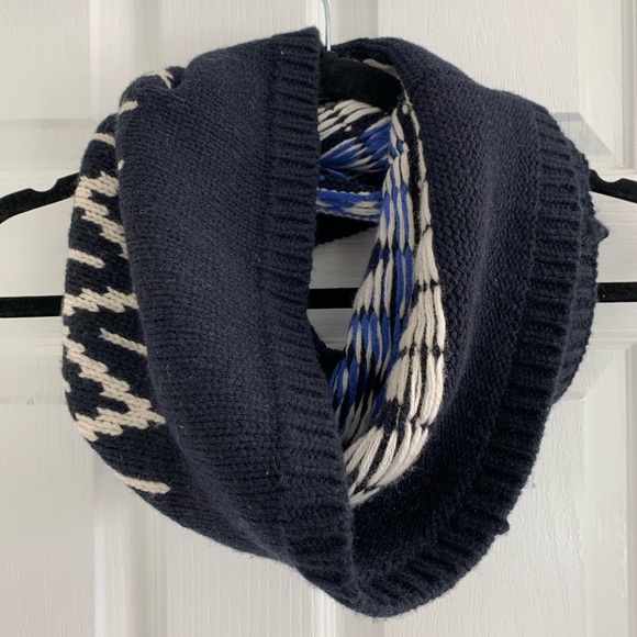 Reversible Infinity Scarf - Picture 1 of 3